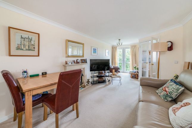 28 Rymans Court, Didcot photo 2