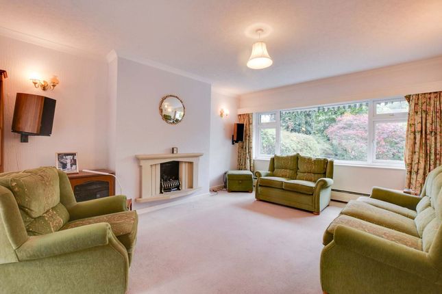 16 Sackville Gardens, Leicester photo 2