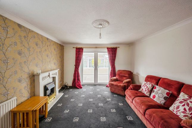 14, Harmby Close, Doncaster photo 2