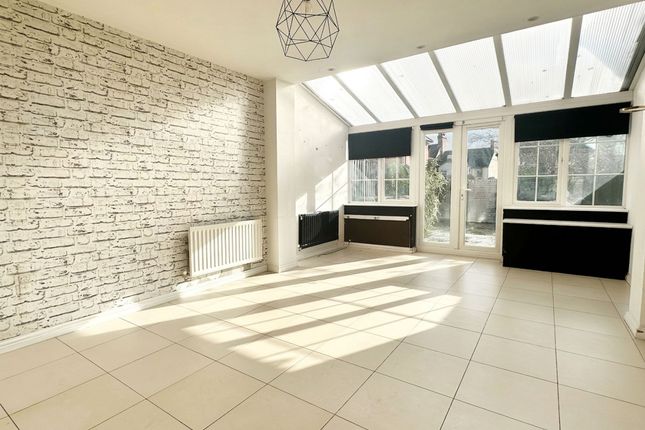 3 Rosebery Road, Leicester photo 2