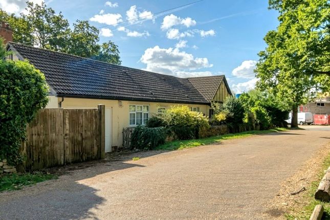 1 Hillway, Woburn Sands, Milton Keynes photo 2