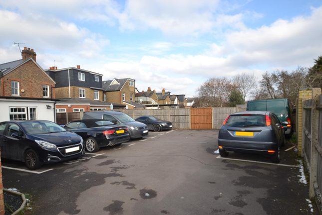 Flat to rent in Molesey Road, Hersham, Walton-On-Thames