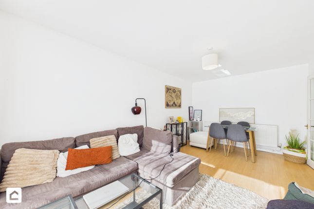 70a Holmesdale Road, Reigate photo 3