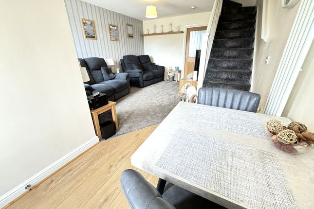 220 Stroud Avenue, Willenhall photo 2