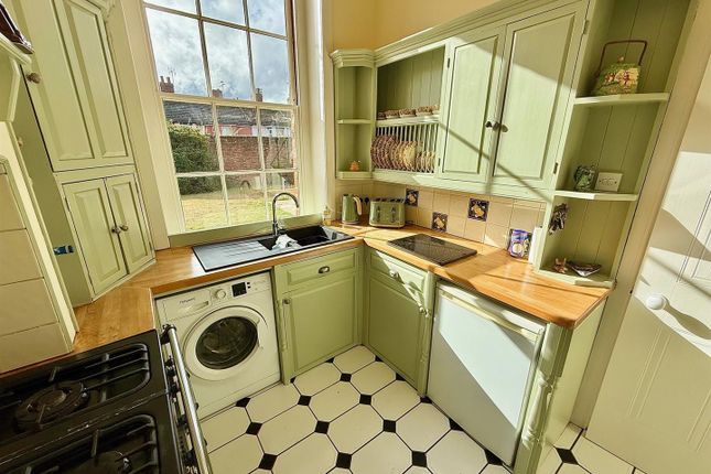 10, The Cottages, Royal Naval Hospital, Great Yarmouth photo 3