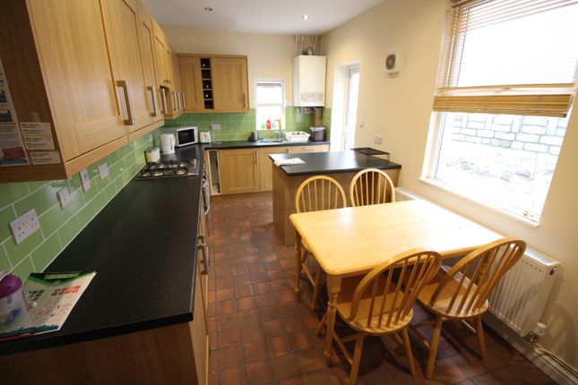 4-bed terraced on 206, Inverness Place, Cardiff, £2,120/mo