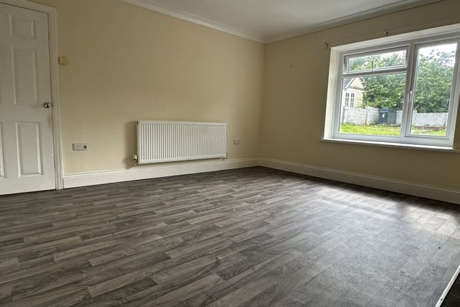 16, Gwernant, Cwmllynfell photo 2