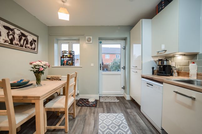 11, Regan Avenue, Stratford-Upon-Avon photo 2