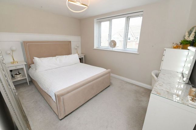 Apt 50, Little Moss Court, Manchester photo 2