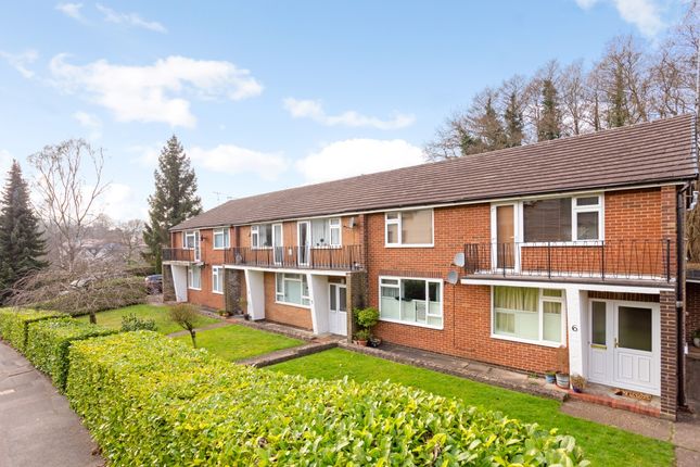 1 bed flat to rent in Weydown Road, Haslemere GU27