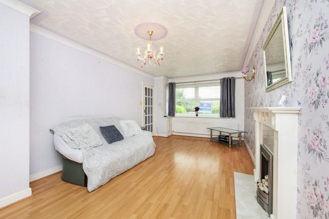9, Garburn Grove, York photo 3