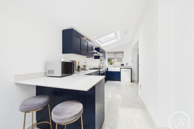 43, Plantation Avenue, Leeds photo 4