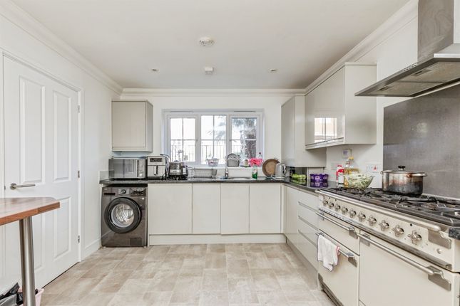 16, Murdock Mews, ST. LEONARDS-ON-SEA photo 4