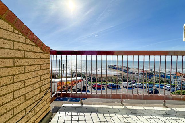 Flat for sale in White Rock Road, Hastings