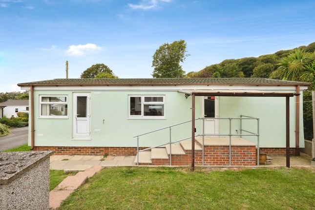 42, Cliffdale Gardens, Portsmouth photo 2