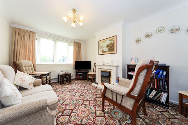 92, Hurstbourne Crescent, Wolverhampton photo 3