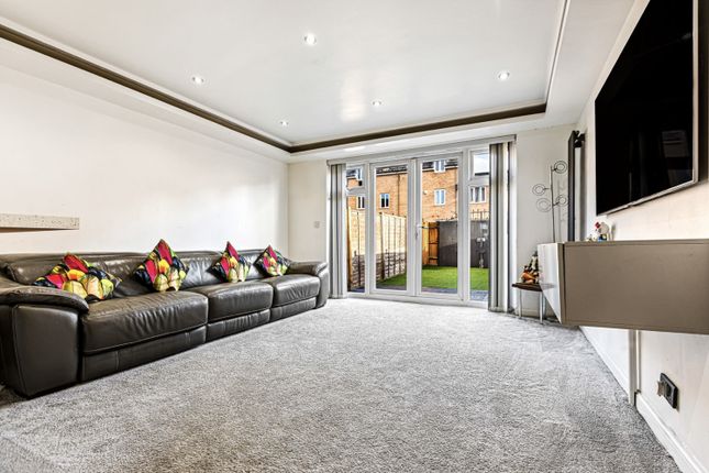 13, Onyx Crescent, Leicester photo 2