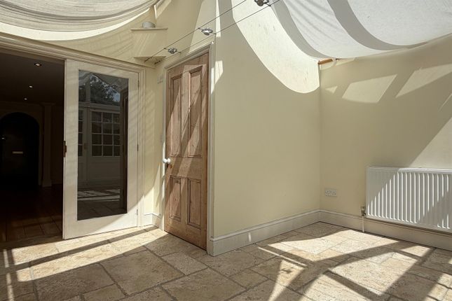 3, Parchment Street, Chichester photo 5