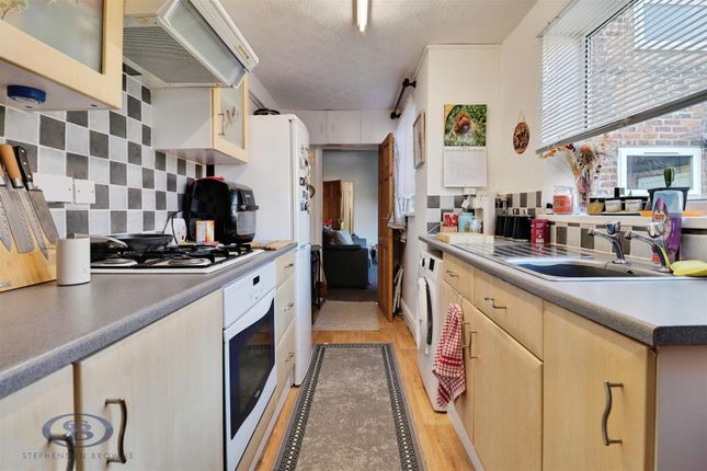 33a, Back Chester Road, Stoke On Trent photo 2
