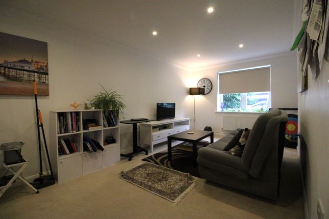 3, Woodcote House, Lavant Road, Chichester photo 4
