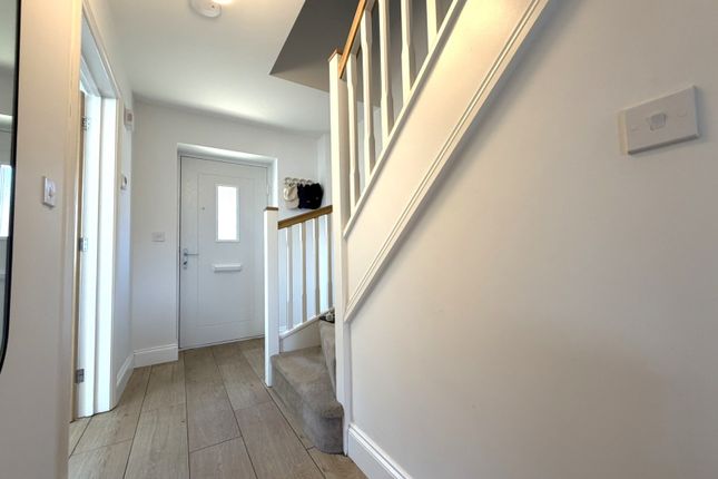8 Daisy Way, Acle, NORWICH photo 5