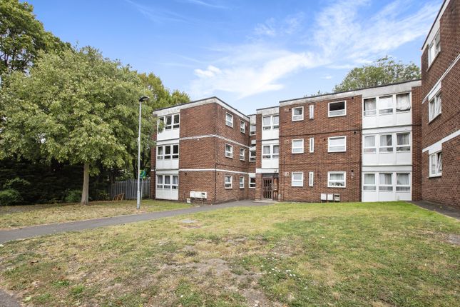Thumbnail Flat for sale in Thornhill Gardens, London