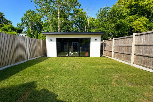 8, Bullwood Hall Lane, Hockley photo 3