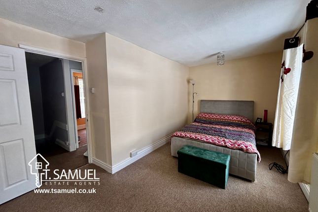 46 Carlyle Street, Abertillery photo 4