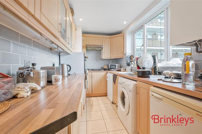 Thumbnail Flat for sale in Cortis Road, London