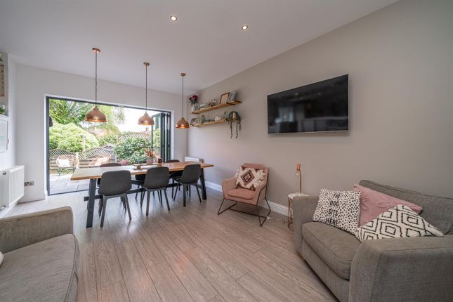 52 Tibbs Hill Road, ABBOTS LANGLEY photo 4