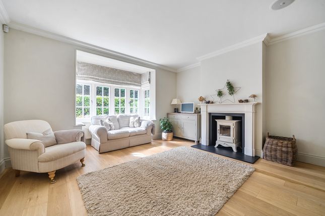 The Knowle, Corry Road, HINDHEAD photo 4