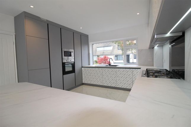 12, Elmwood Close, Bolton photo 3