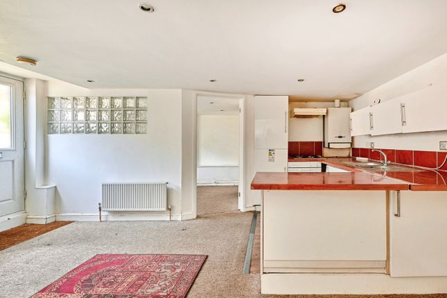27a, Silver Street, Stansted photo 4