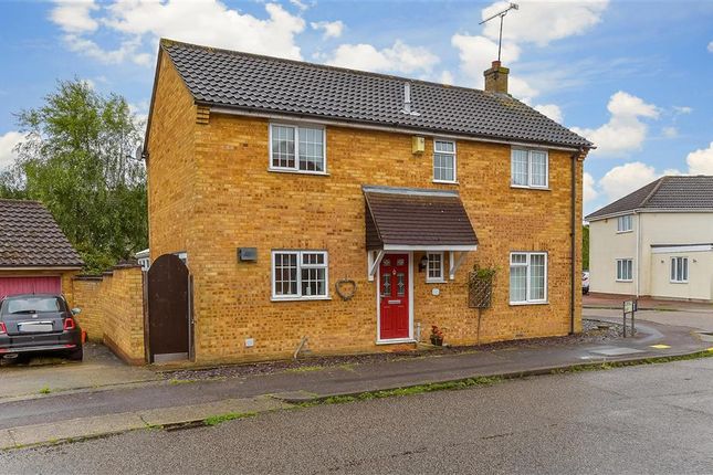 Thumbnail Detached house for sale in Roding Way, Wickford, Essex