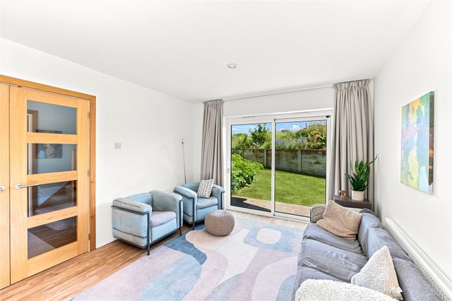 9, Tithebarn, Bedford photo 4
