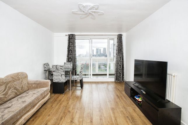 Thumbnail Flat for sale in Chiltern Road, London