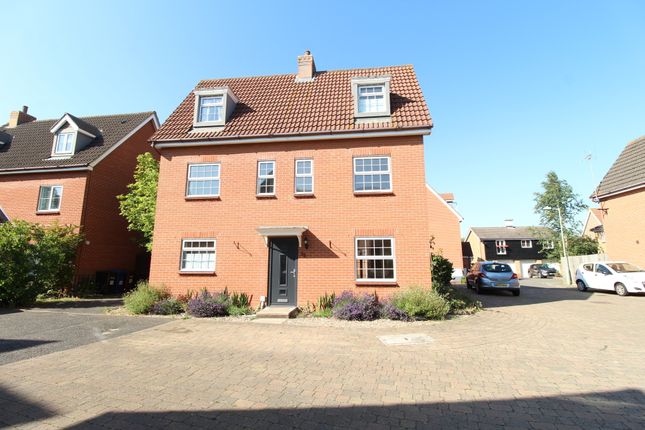 Thumbnail Town house to rent in Wagtail Drive, Bury St. Edmunds