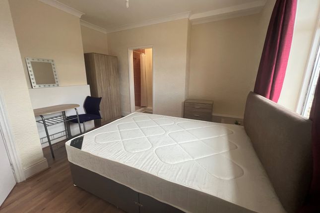 Room 4, 77, Ladysmith Road, Grimsby photo 3