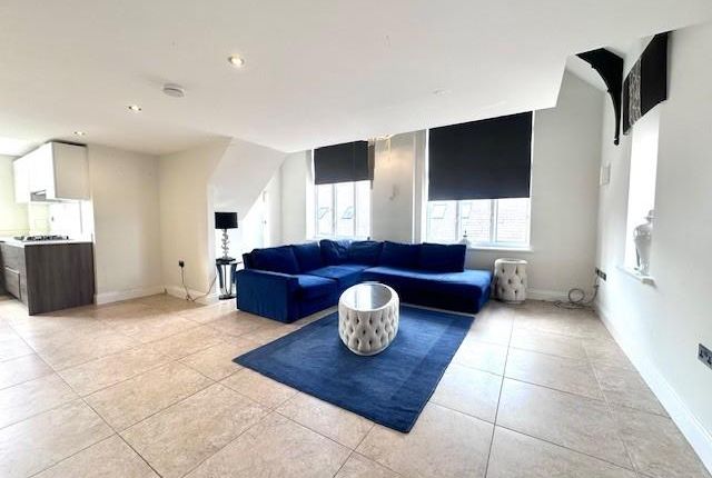 14 Washington House, Marlborough Drive, Bushey photo 2