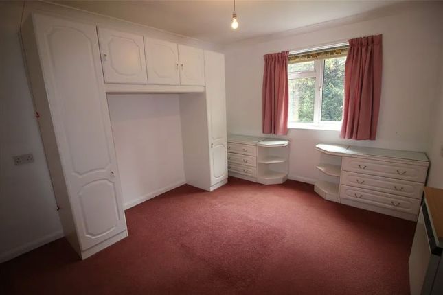 Flat 17 Summerlands Lodge, Farnborough Common, Orpington photo 2