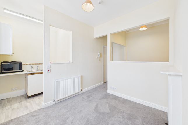 Flat 10, Eton House, Cheltenham photo 3