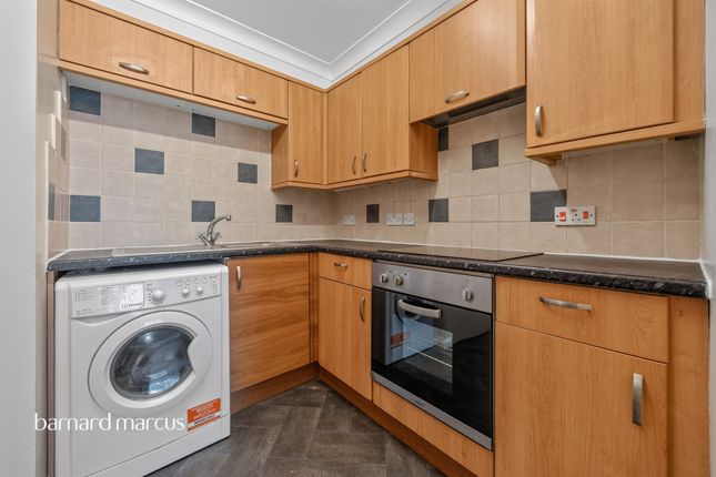 Flat 3, 15, Brambledown Road, Wallington photo 2