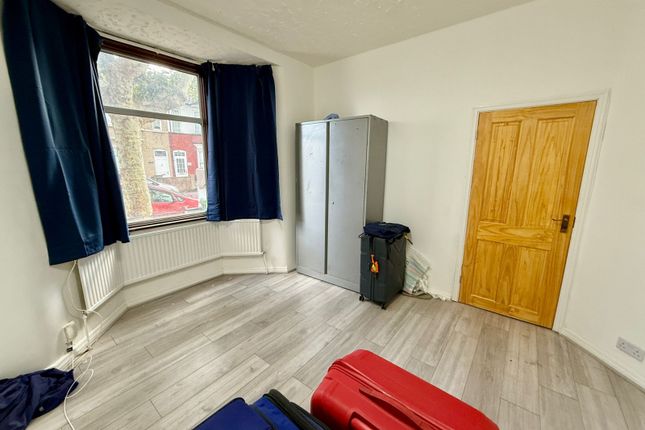 Recently Refurbished 4-Bedroom Terraced House For Rent In East Ham