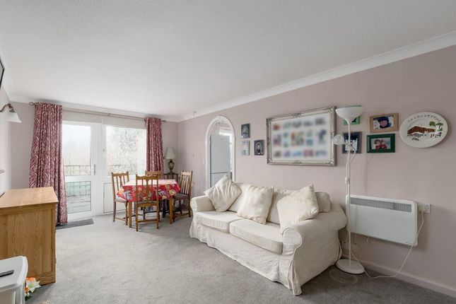 2 Whitestone Court, Innerleithen Road, Peebles photo 3