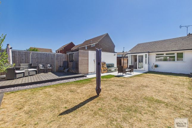 3 Sun Park Close, Bognor Regis photo 4