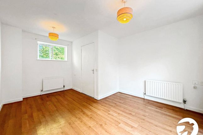 236, Congleton Grove, London photo 5