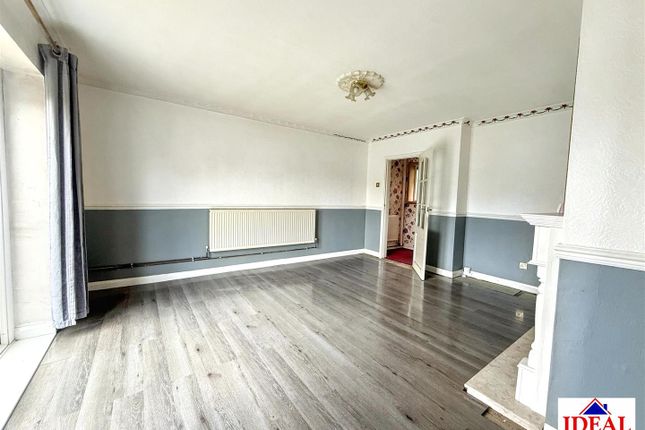 72, Chestnut Avenue, Carcroft, Doncaster photo 3