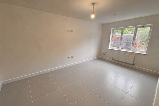 Clos Ffordd Fach, Llanelli photo 5