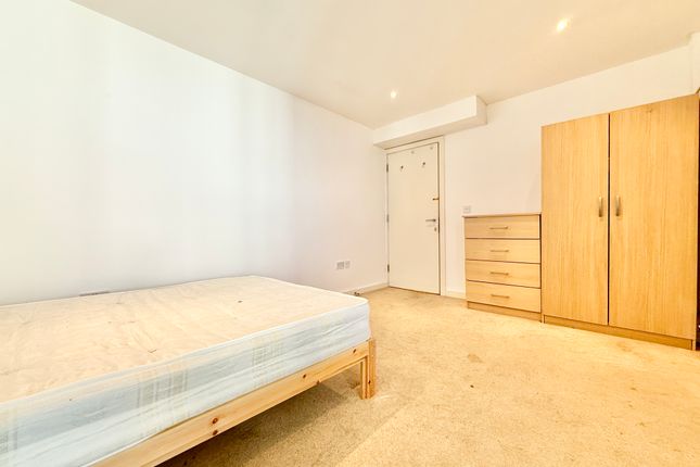 80, Hallings Wharf Studios 1, Channelsea Road, LONDON photo 4