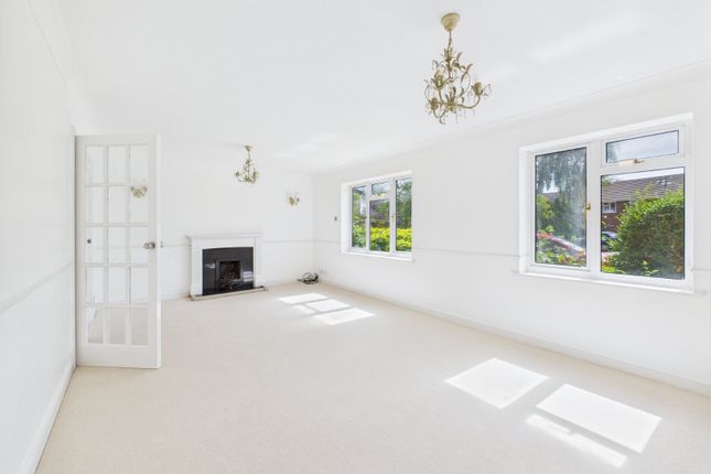 8, Stable Lane, Beaconsfield photo 3